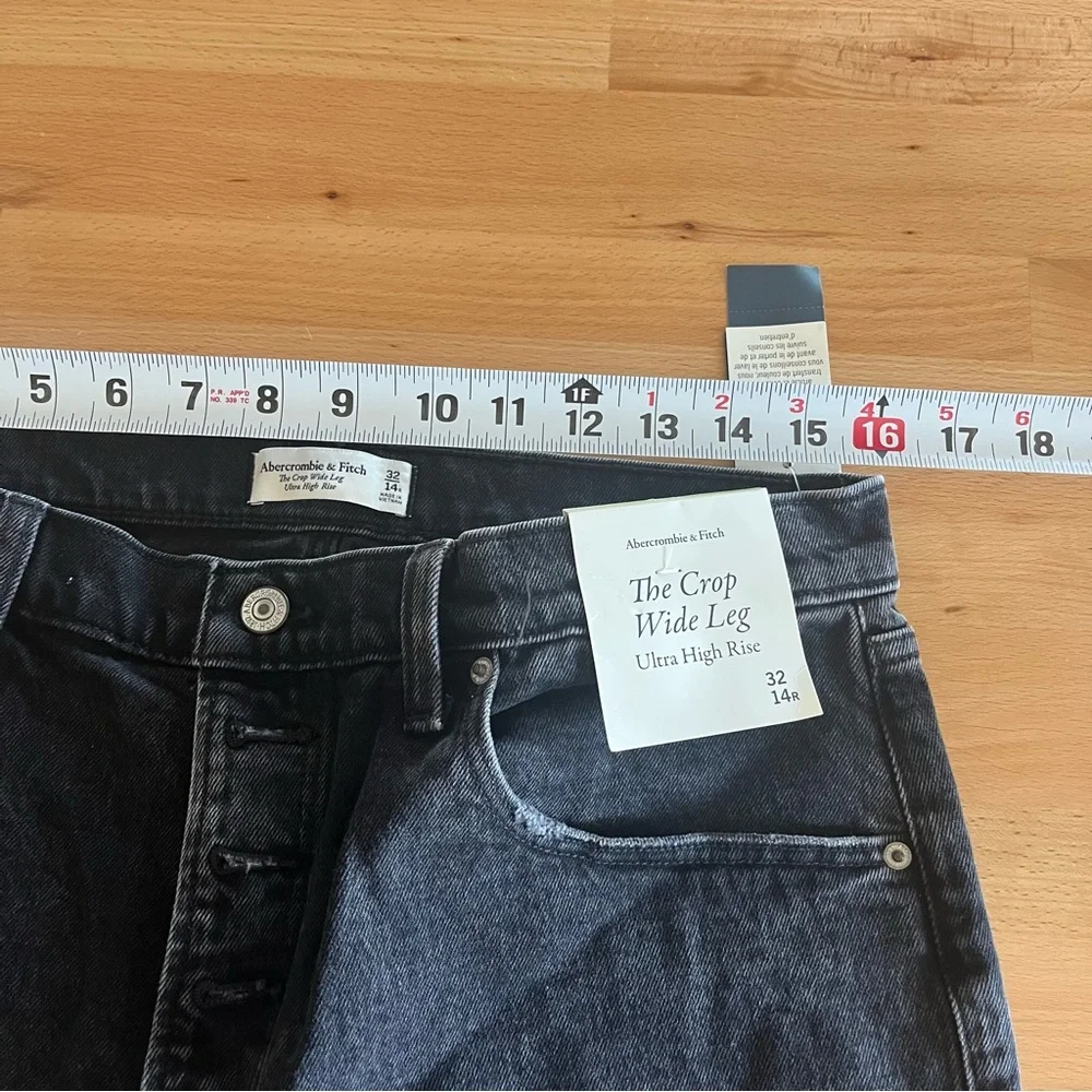 Abercrombie & Fitch Crop Wide Leg Ultra High Rise Jeans Black 32/14R - Picture 7 of 9